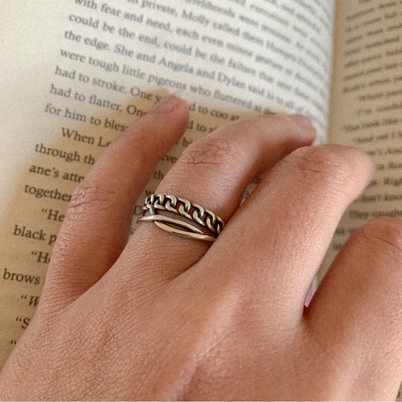 Silver chain ring, sterling silver ring, twisted ring, stacking ring silver - Picture 3 of 5
